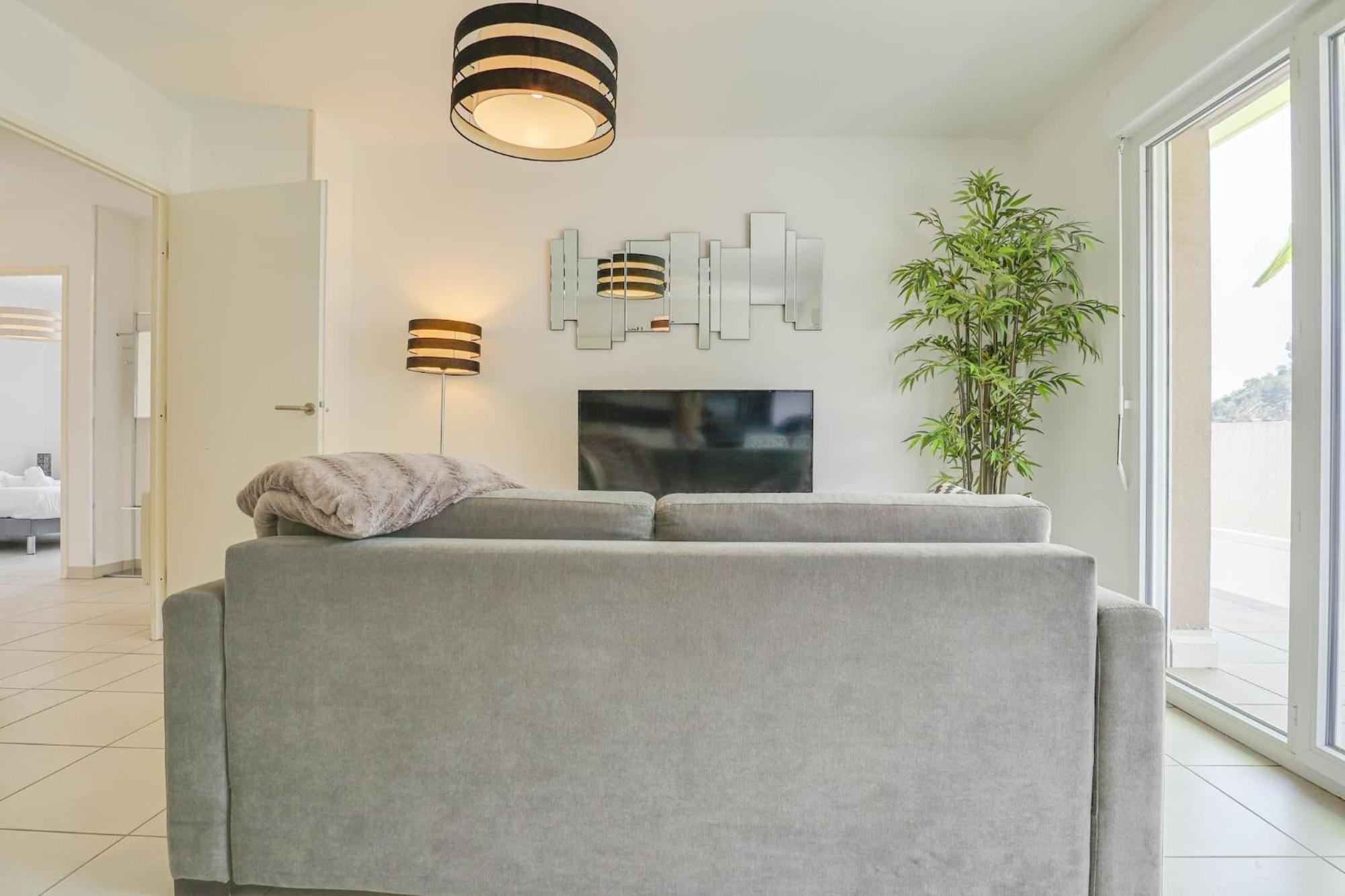 מנטון Spacieux Rooftop Parking, Terrasse Ensoleillee מראה חיצוני תמונה
