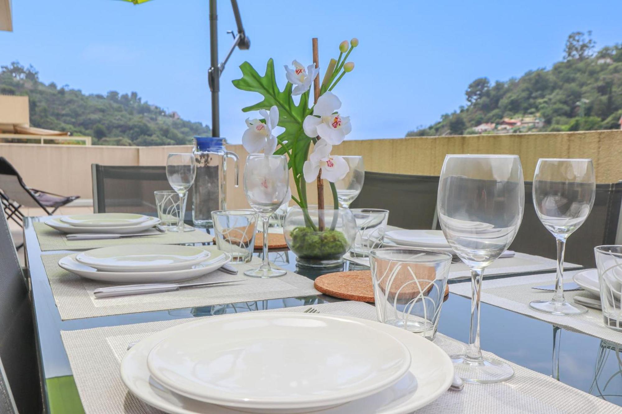 מנטון Spacieux Rooftop Parking, Terrasse Ensoleillee מראה חיצוני תמונה
