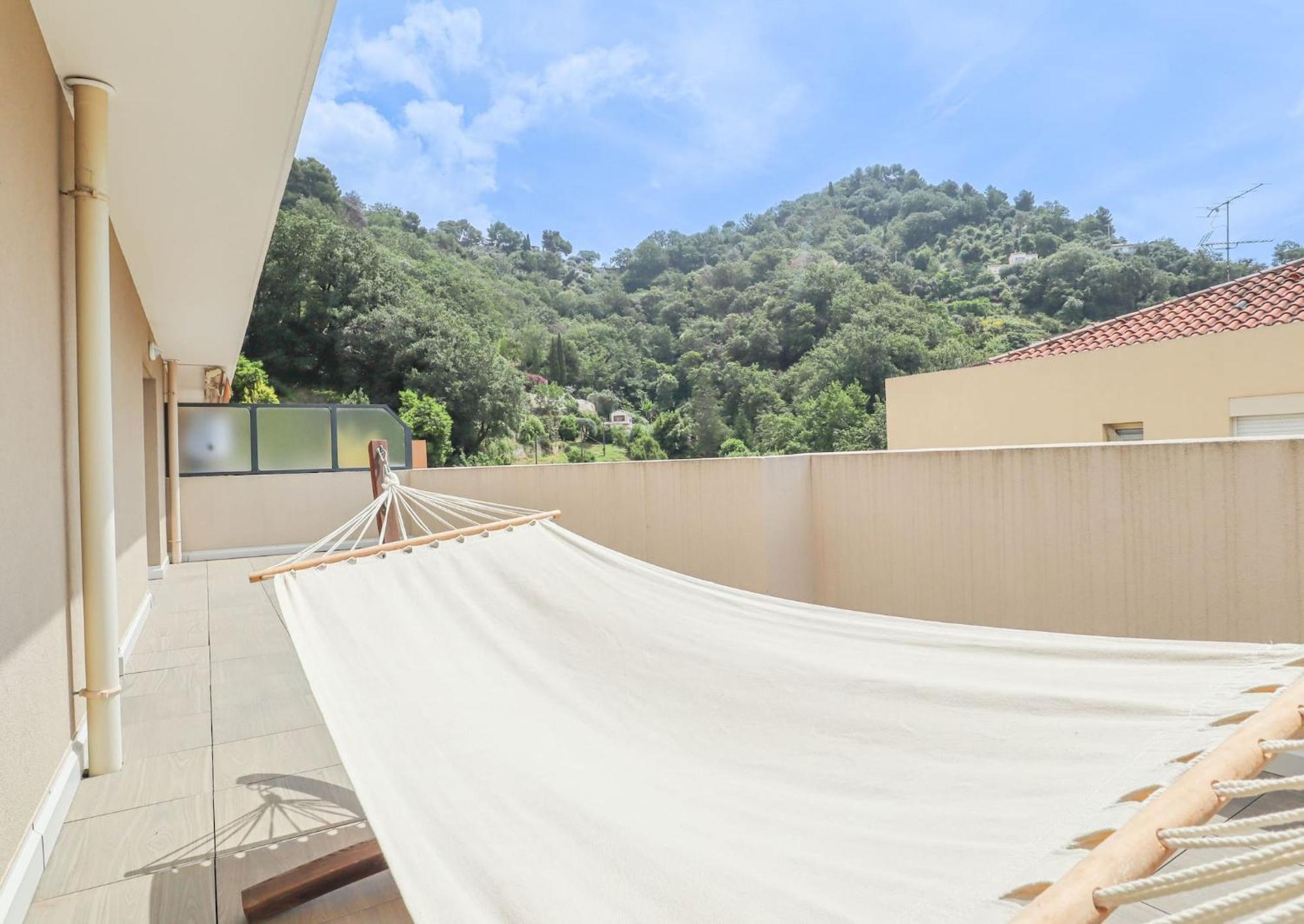 מנטון Spacieux Rooftop Parking, Terrasse Ensoleillee מראה חיצוני תמונה